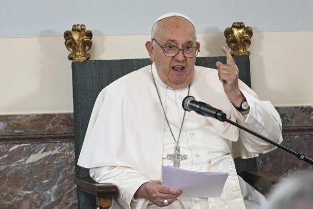 Expresidentes piden al Papa su intermediación para una transición en paz en Venezuela