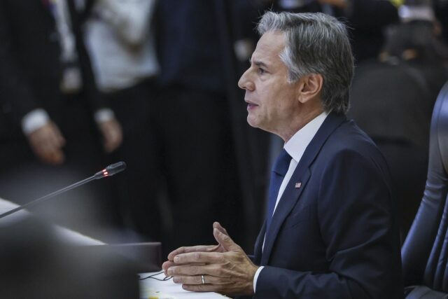 Blinken: EE UU trabaja duro por una solución diplomática entre Israel e Irán