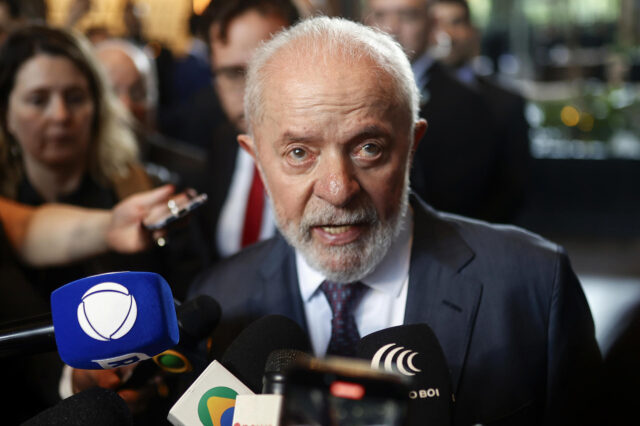Lula vuelve al quirófano por precaución