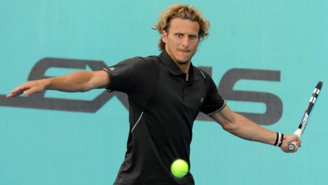 Diego Forlán debuta en el tenis profesional con 45 años