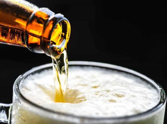 ¿Por qué le dan tantas ganas de ir al baño cuando toma cerveza?