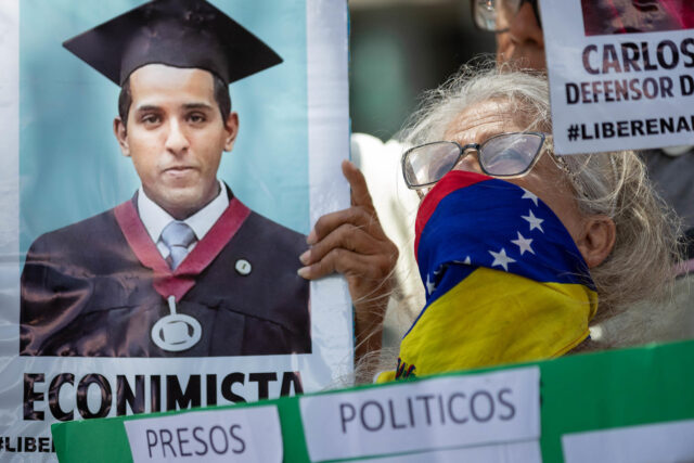 Los testimonios desde la sede de Unicef de familiares de los jóvenes detenidos tras protestas poselectorales: "Mi hija está detenida por estar en un grupo de WhatsApp"