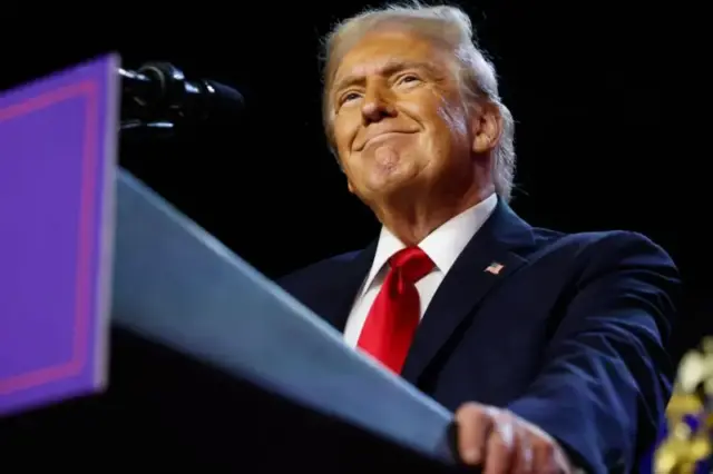 Trump gana Arizona y suma 312 votos electorales, con victoria en todos los "estados bisagra"