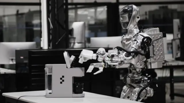 ¿OpenAI planearía hacer un robot de cuerpo humano y un cerebro con ChatGPT?