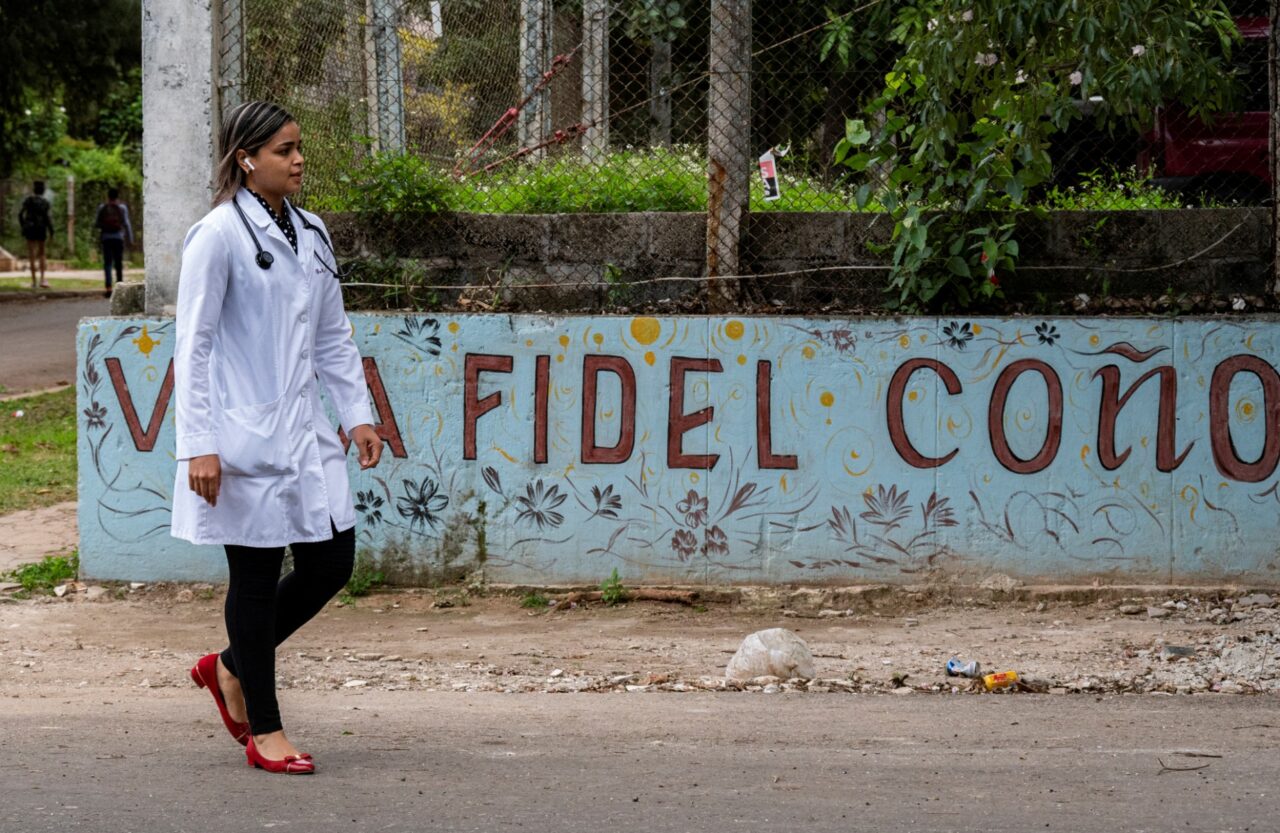 CUBA-HEALTH-DOCTORS-WAGE