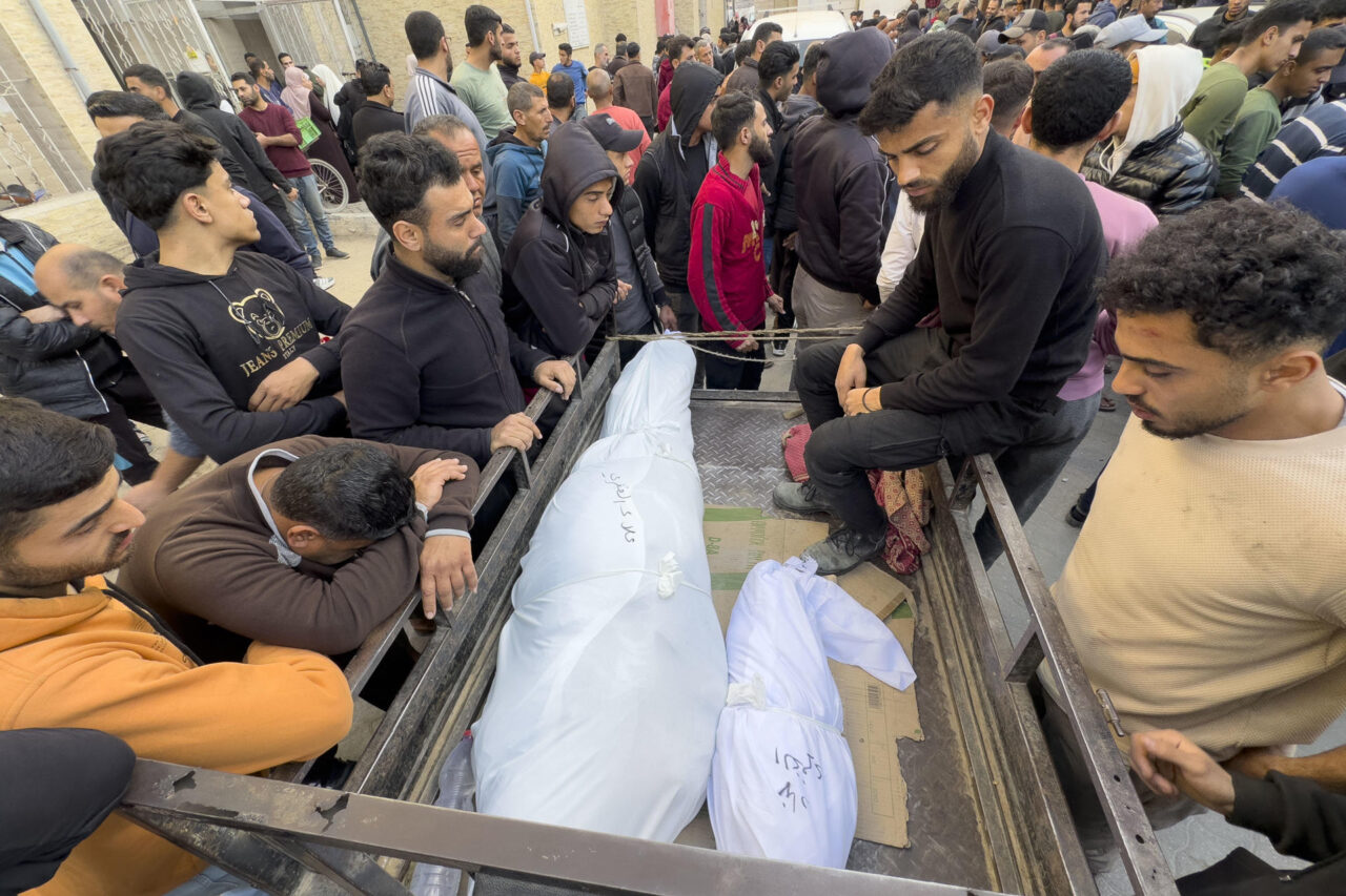 Israel rompe la tregua en Gaza y sus ataques causan cientos de muertos