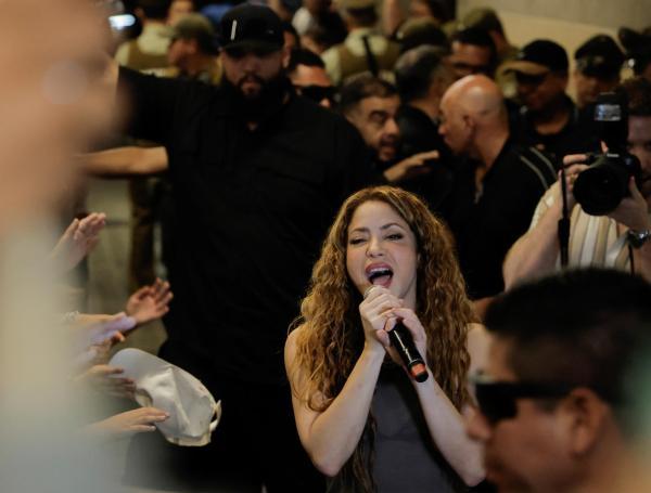 Con "Antología", Shakira deleitó a sus fans en Chile tras suspensión de sus conciertos