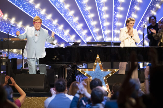 Elton John, festivo y reivindicativo, presentó disco en Londres