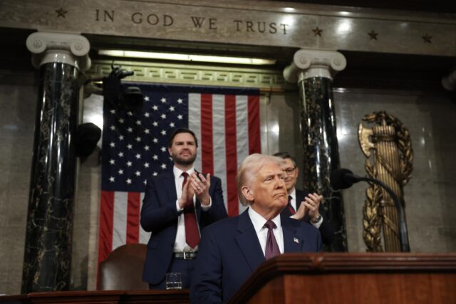 Trump reivindica sus recortes, aranceles y manda mensaje conciliador a Ucrania en sesión del Congreso