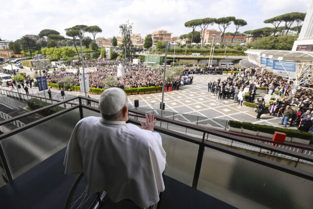 Crece incertidumbre ante la convalecencia del papa Francisco en el Vaticano