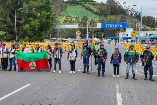 Colombia pedirá a Ecuador reconstruir puentes que sus militares demolieron en la frontera