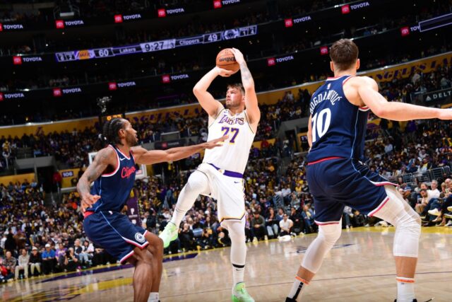 Los Lakers se elevan al segundo lugar y Celtics dominan a Nuggets