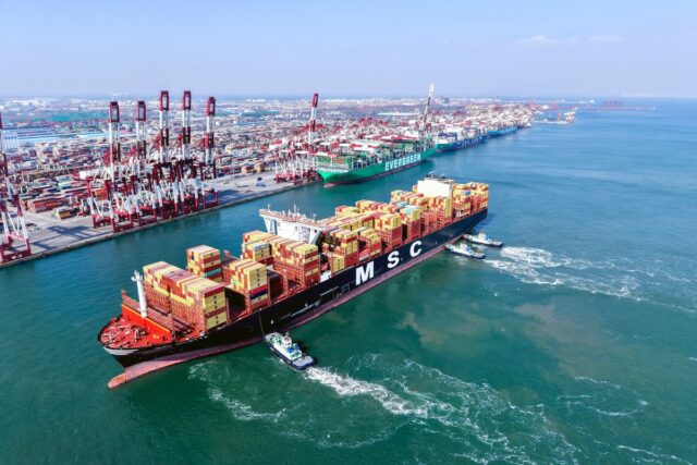 EE UU activa guerra comercial con confirmación de aranceles a China, México y Canadá
