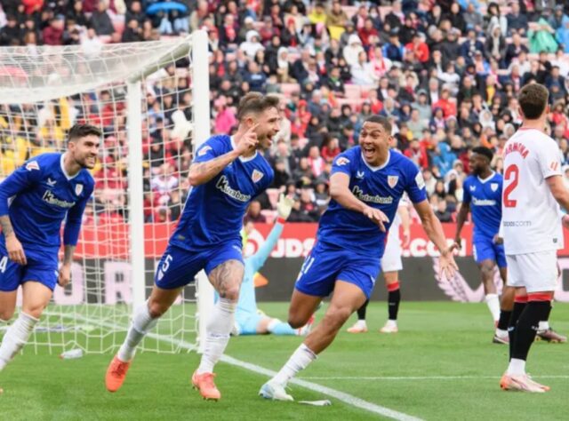 Athletic gana en Sevilla y afianza su lugar en la Champions