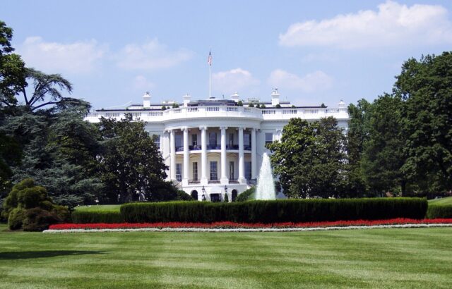 ¿Qué había en el plan de guerra secreto que el gobierno de Trump envió por error a un periodista?