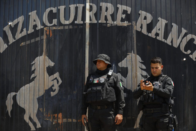 Detienen a expolicía vinculado con presunto centro de entrenamiento del narco en México