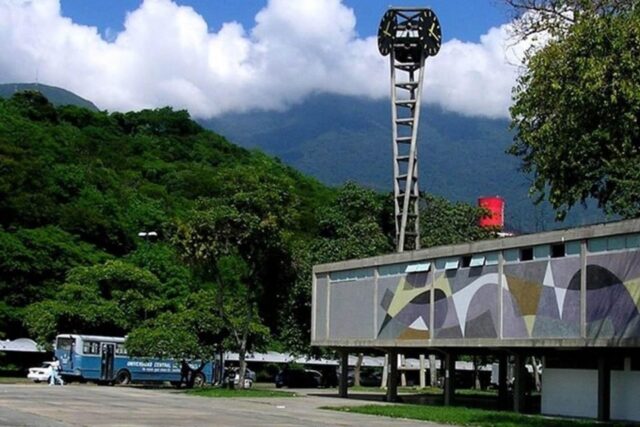 Indignación en la UCV por presencia del profesor Jaime López Sanz pese a denuncias de acoso sexual
