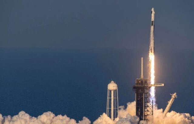 Misión Crew 10, que permitirá el regreso de astronautas varados, se acopla a la EEI