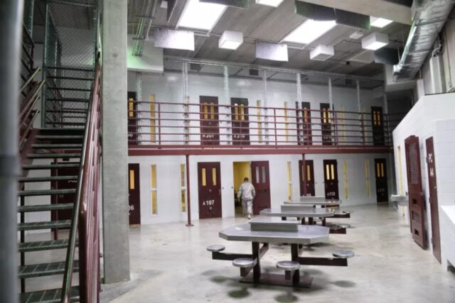 Migrante venezolano relata lo que vivió mientras estuvo detenido en Guantánamo: "No pienso volver a salir de mi país"