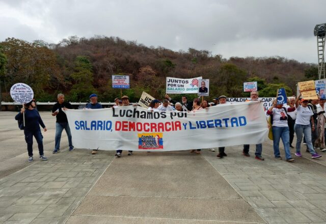 El trabajador universitario le reclama al gobierno de Maduro: protesta por salario, democracia y libertad
