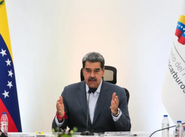 Maduro dice que rescatará a los venezolanos "secuestrados en campos de concentración nazis" en El Salvador