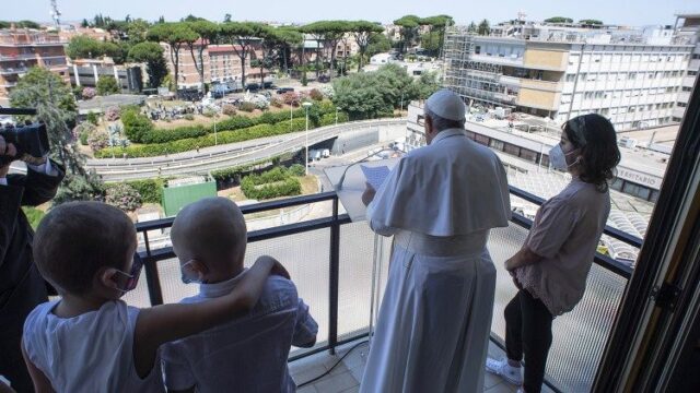 Salud del papa Francisco avanza: no utilizó máscara de oxígeno la última noche