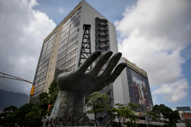 Petrolera francesa evalúa notificación de Estados Unidos sobre sus operaciones en Venezuela