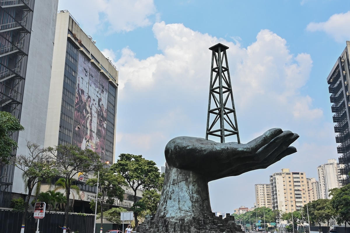 Producción de petróleo cayó 6.000 barriles por día