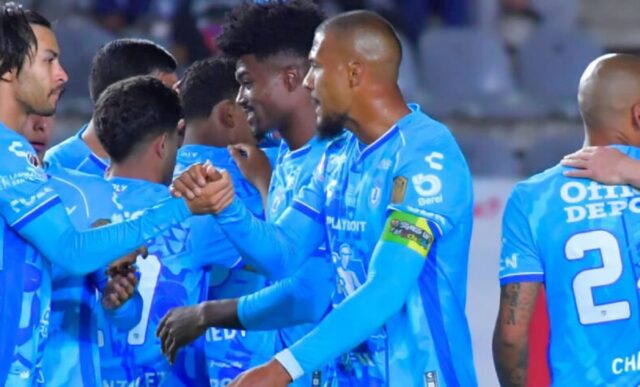 Salomón Rondón anota y asiste en la goleada del Pachuca