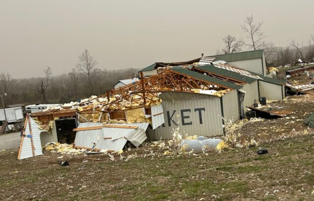 Al menos 18 personas murieron luego de violentas tormentas y tornados en EE UU