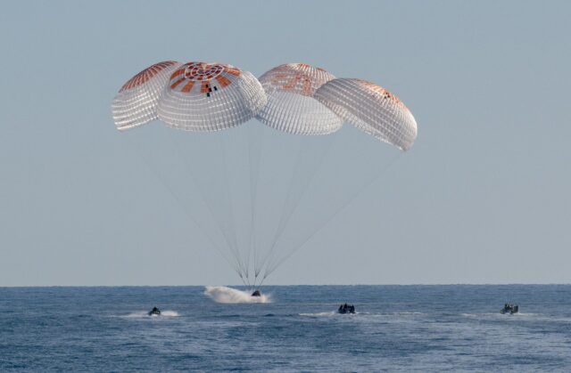 Astronautas de la NASA regresaron a la Tierra: amerizaron en nave propiedad de Elon Musk