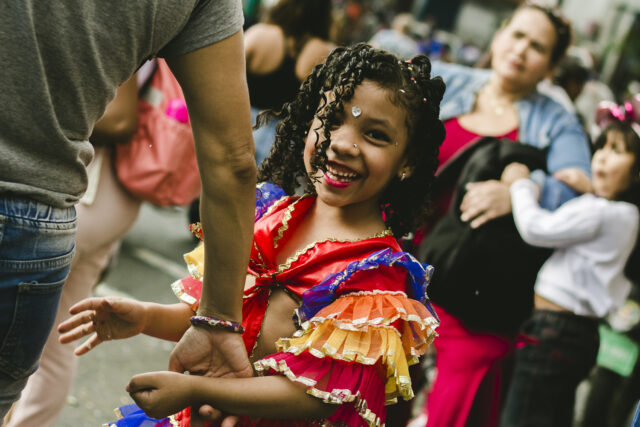 Inocencia, creatividad y travesuras durante el carnaval en Caracas