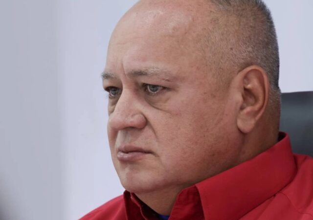 Diosdado Cabello se niega a negociar la salida de los opositores de la Embajada de Argentina en Caracas
