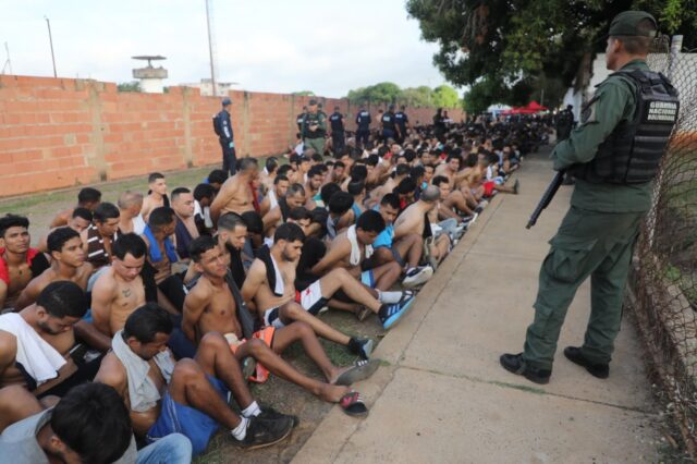 Lo que viven los presos políticos en Venezuela: “El que denuncie enfrentará consecuencias, el preso pagará por ello, será castigado y le quitarán las visitas”