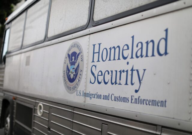 Venezolanos y haitianos pidieron a un juez bloquear la cancelación del TPS