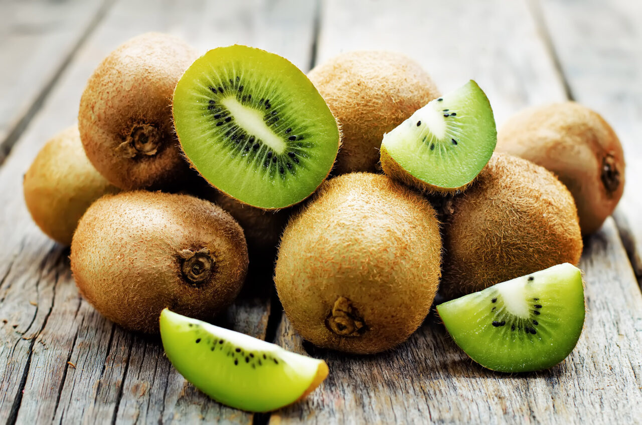 Kiwi con piel