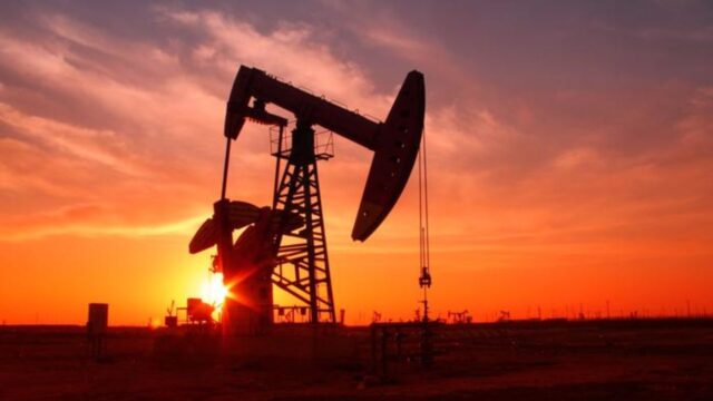 Suben los precios del petróleo tras amenazas de EE UU a países que compren crudo venezolano