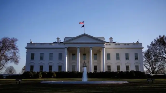 Juez bloqueó temporalmente el uso de la Ley de Enemigos Extranjeros invocada por Trump