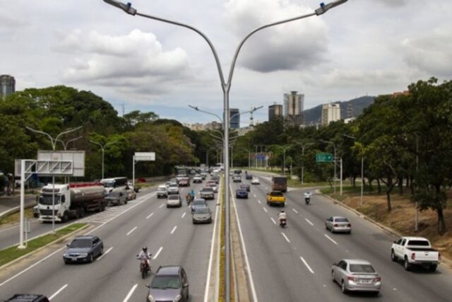 Cierran parcialmente el viaducto de la autopista Gran Cacique Guaicaipuro: estos son los horarios