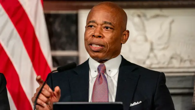 Juez archiva acusaciones de corrupción contra el alcalde de Nueva York Eric Adams