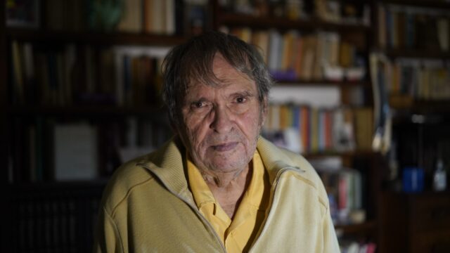 Rafael Cadenas cumple 95 años: “Uno no sabe la edad que tiene”