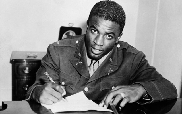 Jackie Robinson le gana el juego a la Casa Blanca