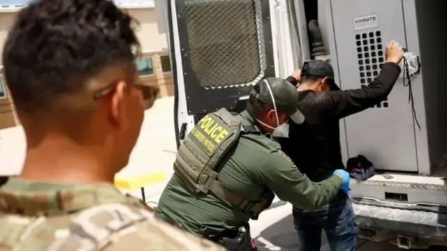 Detenciones de migrantes aumentan en abril, aunque siguen muy por debajo del año pasado