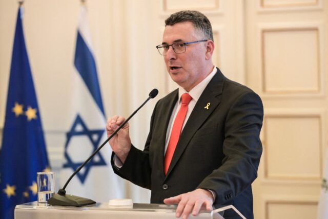 Israel apoya plan de EE UU para distribuir ayuda humanitaria en Gaza, pero no participará en su entrega