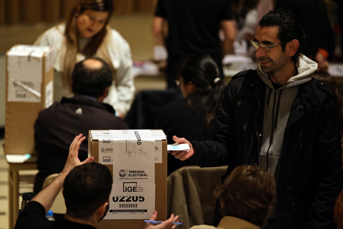 ARGENTINA-ELECTION-LEGISLATIVE-VOTE