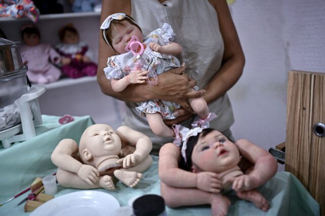 Brasil dividida por la fiebre por los Bebés reborn
