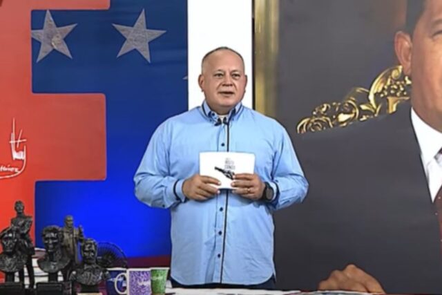Cabello confirma que hay un detenido por ayudar a Claudia Macero a salir de la Embajada argentina