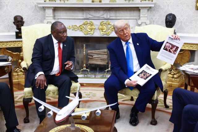 [VIDEO] Así fue la reunión con el presidente surafricano en la que Trump denunció un genocidio contra los blancos