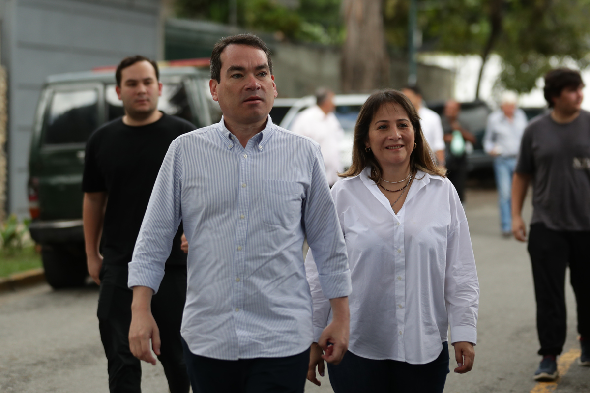 Opositores defienden su voto como "ejercicio de dignidad" y de lucha en Venezuela