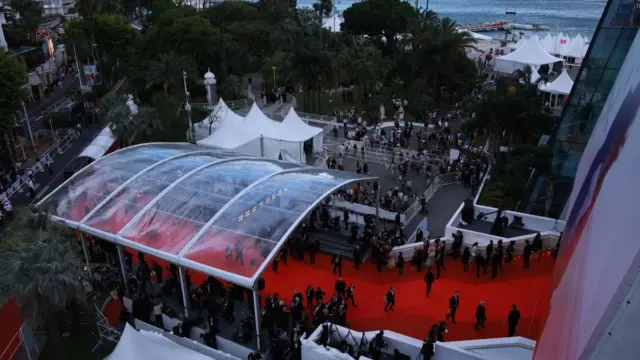 Vuelve paulatinamente la luz a Cannes tras cinco horas de apagón en el cierre del Festival